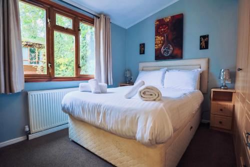 Krevet ili kreveti u jedinici u objektu Rustic Fawn Lodge - Devon Holiday