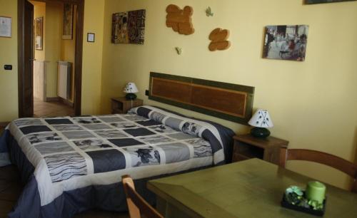 A bed or beds in a room at Le Storie di Bambu