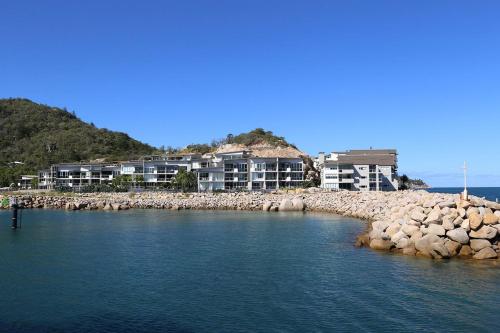 One Bright Point Magnetic Island – Photos 3
