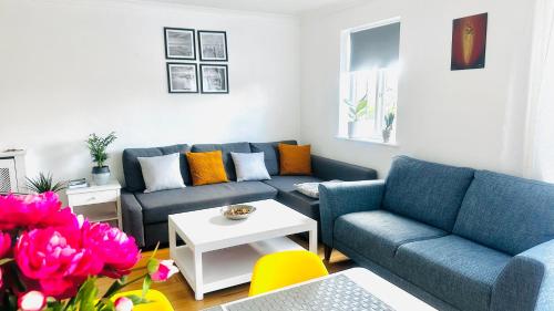 Amazing Location - City of London- 2 Bedroom Stunning Canal View House With Private Garden,Parking & Balcony photo 9