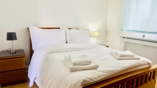 Amazing Location - City of London- 2 Bedroom Stunning Canal View House With Private Garden,Parking & Balcony photo 33