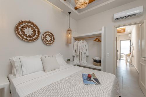 Фотография из галереи Porto Dema Luxury Suites в городе Схинуса