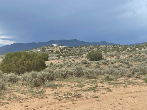 Santa Fe Charm Home – Photos 2