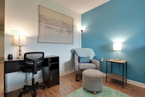 a room with a desk and a chair and a desk and a chair at Beautiful Blue Ocean Condo in Myrtle Beach
