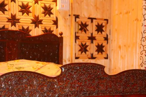Gallery image of House Boat New Pala Palace in Srinagar