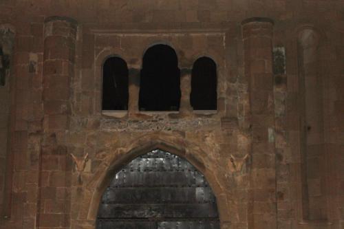 an archway in a brick building with a staircase at Guesthouse Mtskheta-Kapanadze in Mtskheta