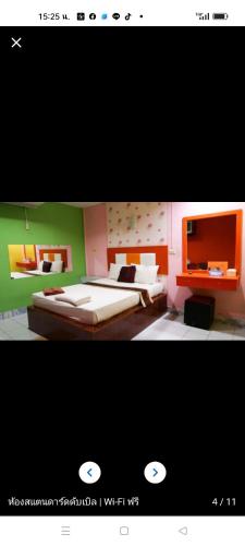 two pictures of a bedroom with a bed and a room with green at โรงแรม โกแอ่นอินน์ รีสอร์ท เซอวิชอภาร์ทเม้นท์ in Suratthani