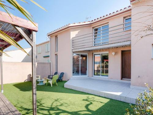 Villa spacieuse à Gruissan, 4 chambres, jardin privé, clim, proche plage, idéal familles/amis - FR-1-409A-18