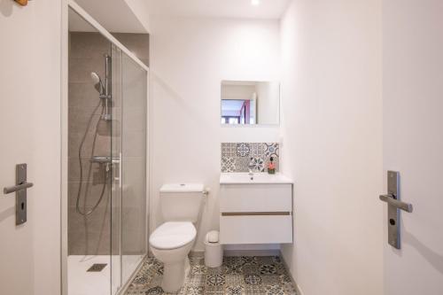 Kúpeľňa v ubytovaní Studio Bompard 2 Centre Rodez, Parking Privé