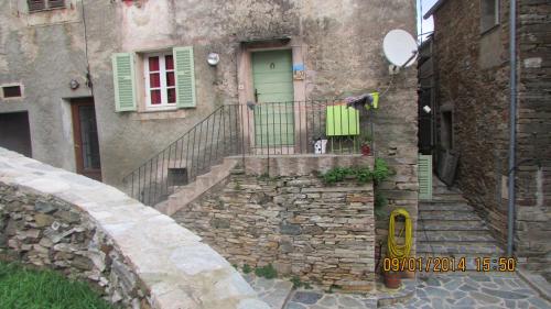 maisonnette dans un cadre exceptionnel entre mer et montagne