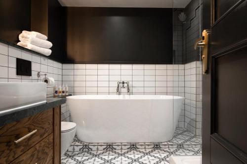 Hort's Townhouse photo 43