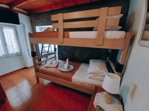 Un ou plusieurs lits superposés dans un hébergement de l'établissement Chrysalenia House Corfu Town