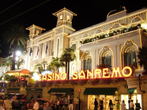 Foto da galeria de Affittacamere Selene em Sanremo