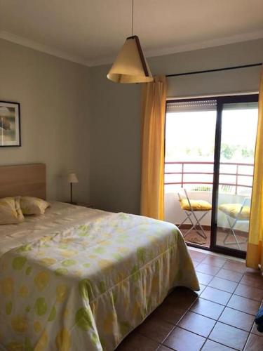 Apartamento encantador com piscina