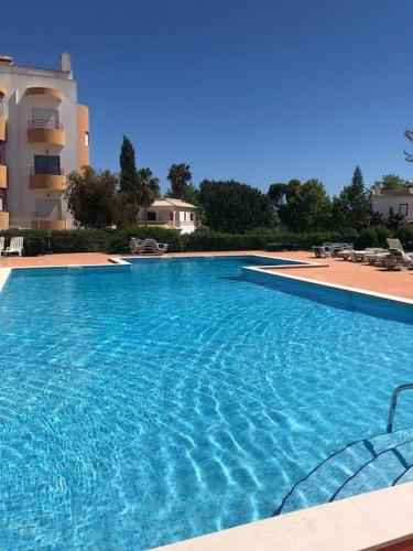 Apartamento encantador com piscina