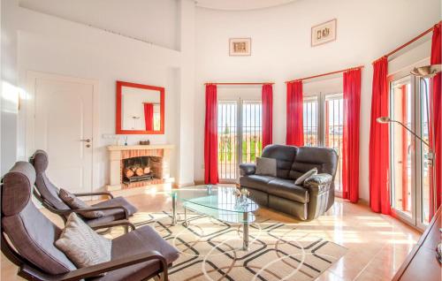 Posezení v ubytování 4 Bedroom Lovely Home In Ciudad Quesada
