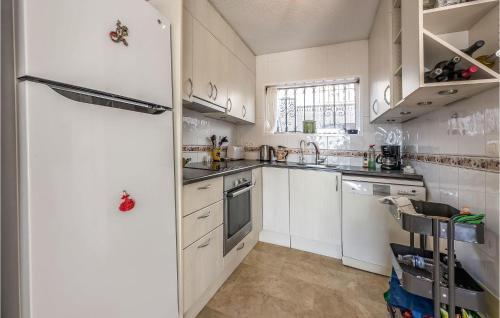 Stunning Apartment In Benalmádena