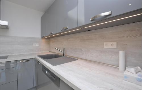 Amazing Apartment In Cannes With Wifi