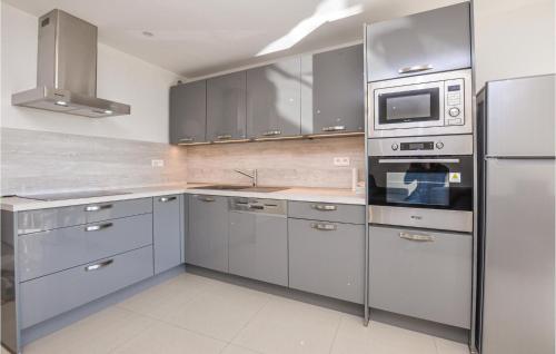 Amazing Apartment In Cannes With Wifi