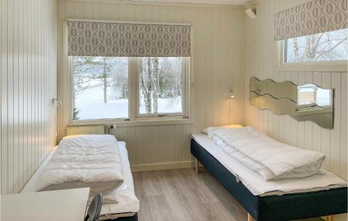 Postel nebo postele na pokoji v ubytování Nice Apartment In Mesnali With Kitchenette