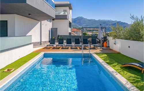 Πισίνα στο ή κοντά στο Stunning Home In Solin