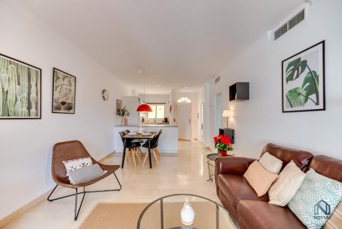 Apartment Sunny 2 BDRM Paradise in Aloha Gardens, Marbella ...