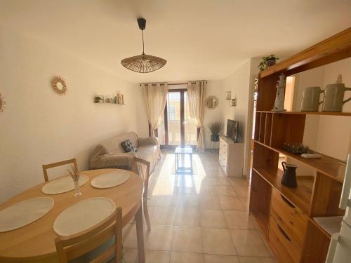 Dapur atau dapur kecil di AS23037 -P2 avec parking privé à 2 pas de la plage