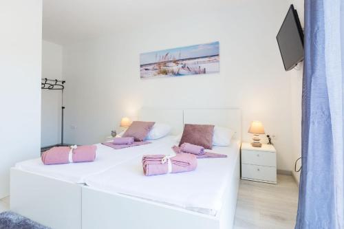 2sis 2 apartments