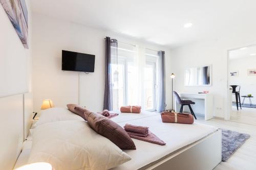 2sis 2 apartments