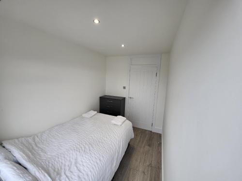 Gallery image of Bright Modern 3 Bedroom Apartment in Sutton