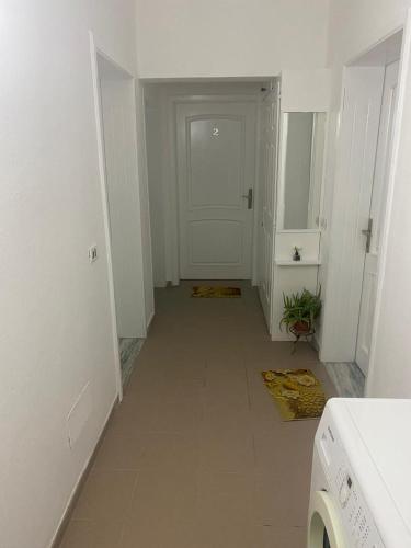 Apartment close to the Beach with Balcony - Imazhi 6