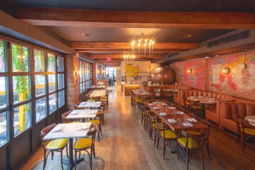 Restoran atau tempat lain untuk makan di The Frederick Hotel Tribeca