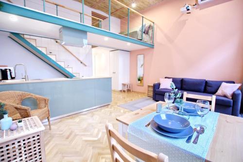 Awesome Budapest Downtown Studio w Balcony & Free Private Parking 1072 Budapest, 11 Akácfa utca kép - 3
