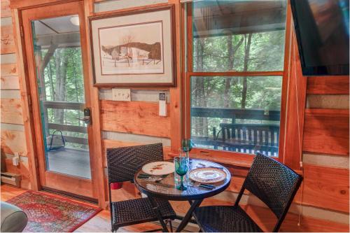 Φωτογραφία από το άλμπουμ του Little Timber Creek Cabin σε Sugar Grove
