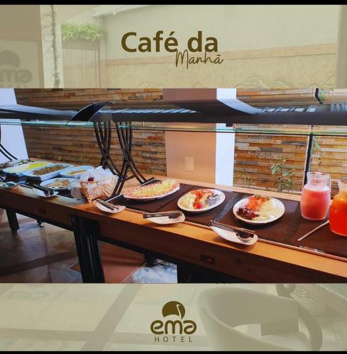 Makanan di atau berdekatan hotel
