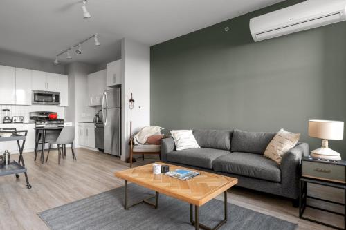 صورة لـ Loop 1BR w Gym Roofdeck WD nr W Loop the CHI-210 في شيكاغو