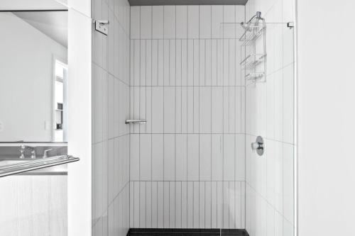 Vannituba majutusasutuses S Loop 1BR w pool gym spa nr Grant Park CHI-744