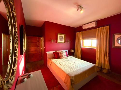 Ένα ή περισσότερα κρεβάτια σε δωμάτιο στο Petra Penthouse