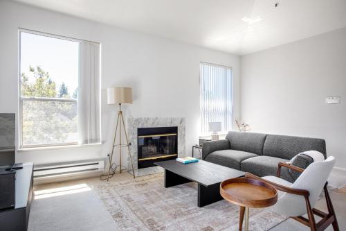 Imagen de la galería de Fremont 2BR w WD Pool nr Lake Shops SFO-359, en Fremont