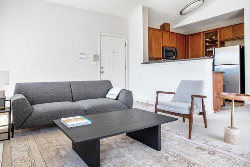 Imagen de la galería de Fremont 2BR w WD Pool nr Lake Shops SFO-359, en Fremont