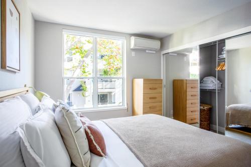 Gallery image of Mountain View 2BR w Gym Spa Parking nr Dining SFO-380 in Mountain View