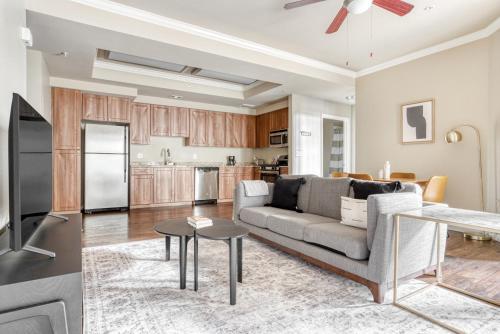 Φωτογραφία από το άλμπουμ του San Jose 2BR w Gym WD nr Samsung Cisco SFO-743 σε Santa Clara