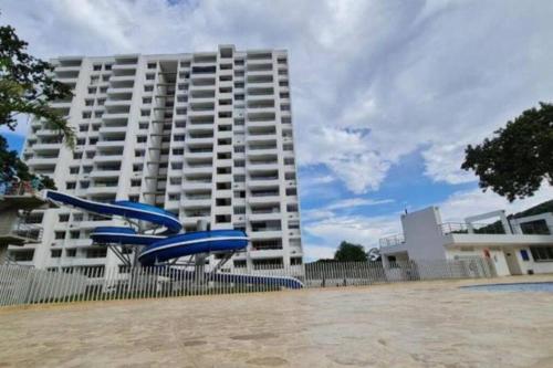 La alberca dentro o cerca de Apartasol con jacuzzi SantaFe