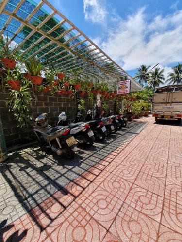 Taman di luar Khách sạn Hương Mê