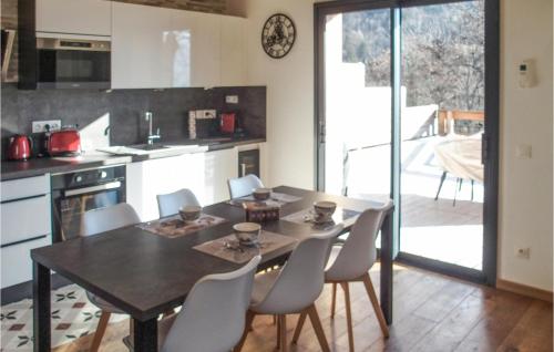 Photo de la galerie de l'établissement Lovely Home In Saint-Pierre-D'albigny, à Juvigny