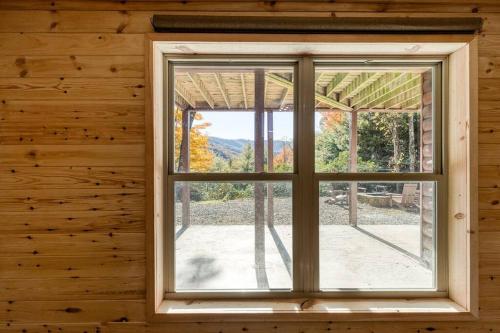 Φωτογραφία από το άλμπουμ του 5BR Modern Mountain Top Retreat, Jacuzzi & Firepit, Million Dollar View, Gigabit Internet σε Epworth