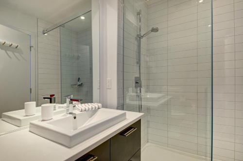 Ванна кімната в Les Immeubles Charlevoix - Le 760531