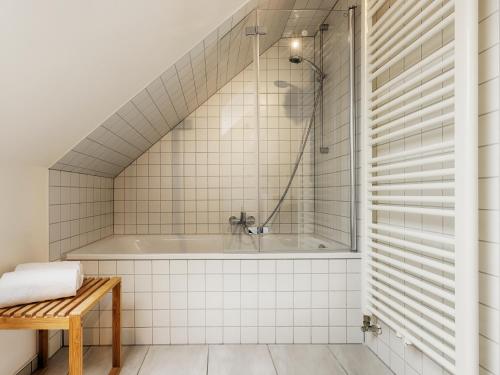 Ένα μπάνιο στο City-Apartment, Balkon & Parkplatz- by homekeepers