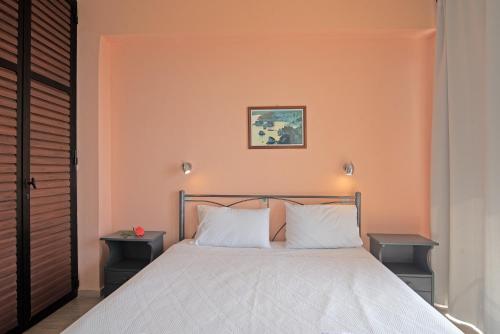 Postel nebo postele na pokoji v ubytování Andromaches apartment sea view 2