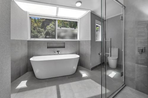Ένα μπάνιο στο Double Bay Hideaway - Kerikeri Holiday Home